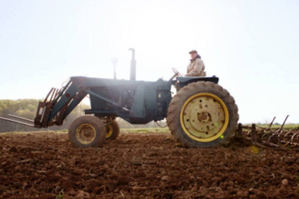 Câmara aprova MP que dispensa licença de máquinas agrícolas