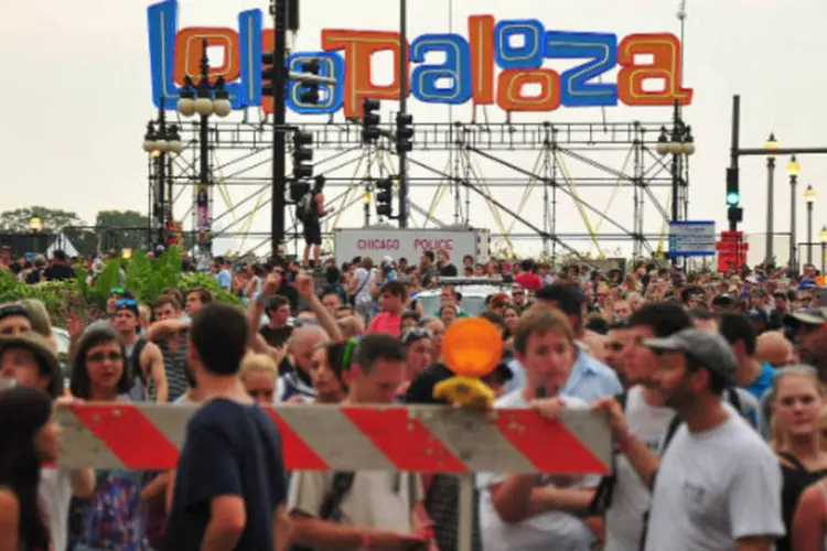 
	Edi&ccedil;&atilde;o de 2012 do Lollapalooza nos Estados Unidos: no Brasil, o festival j&aacute; tem sua edi&ccedil;&atilde;o de 2014 confirmada pela organiza&ccedil;&atilde;o
 (Theo Wargo/Getty Images/Getty Images)