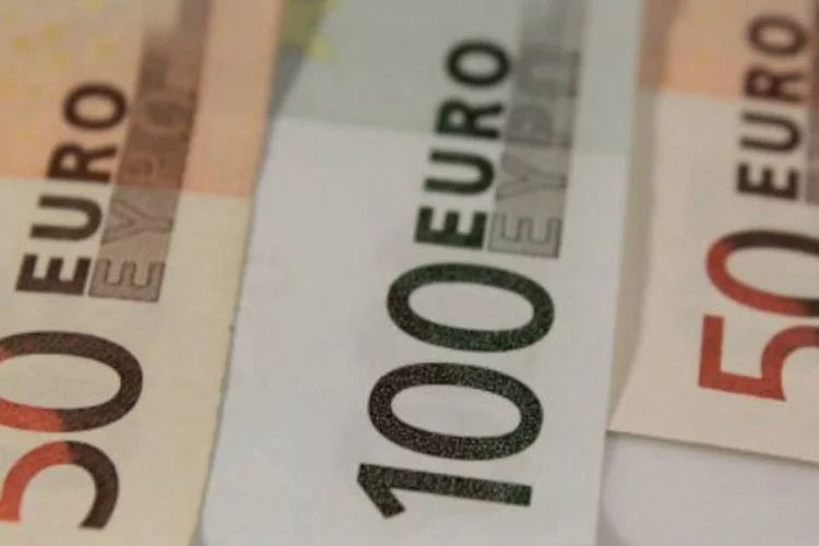 
	Dinheiro: linha de cr&eacute;dito do FMI para o Chipre &eacute; parte de um programa de resgate mais amplo de tr&ecirc;s anos e 10 bilh&otilde;es de euros
 (Marcos Santos/USP Imagens)