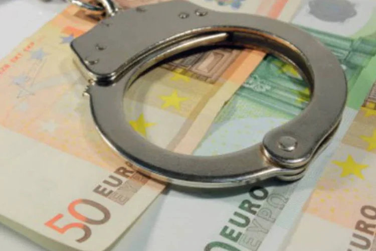 
	Corrup&ccedil;&atilde;o: lei anticorrup&ccedil;&atilde;o sancionada em agosto entrar&aacute; em vigor em fevereiro de 2014 e prev&ecirc; uma multa de 20% sobre o faturamento bruto das empresas corruptoras
 (Marcos Santos/USP Imagens)