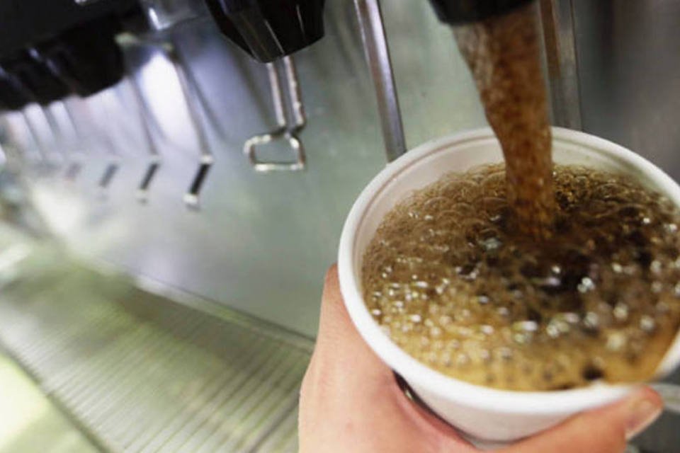 Copa pressiona alimentação fora de casa e eletros, diz IBGE