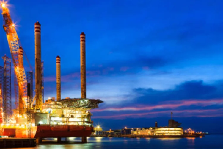 
	Petr&oacute;leo: o contrato de petr&oacute;leo mais negociado, com entrega para outubro, avan&ccedil;ou US$ 1,04 (0,96%), encerrando a US$ 108,60 o barril
 (Bas Meelker/Getty Images)