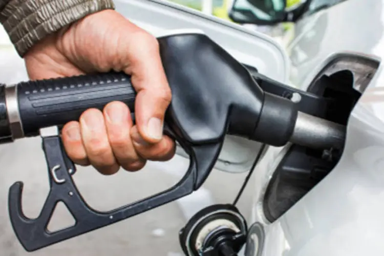
	Estudo da FGV aponta que um aumento no pre&ccedil;o da gasolina poderia ajudar a reduzir as tarifas de transporte p&uacute;blico sem afetar a infla&ccedil;&atilde;o
 (Getty Images)