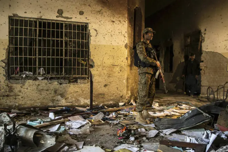 
	Militar no Paquist&atilde;o: confronto durou cerca de tr&ecirc;s horas e meia
 (Reuters)