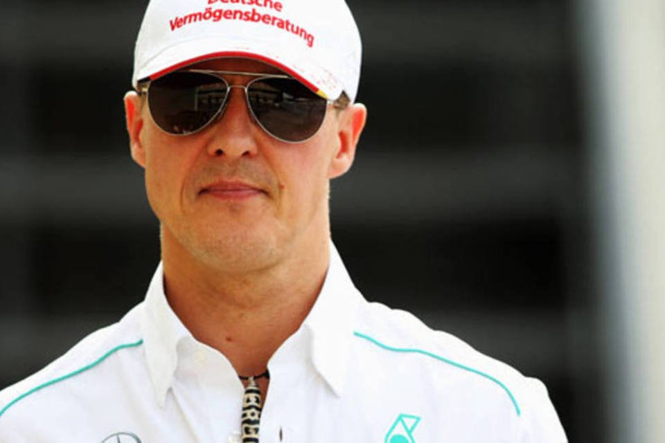 Schumacher continua em estado crítico e estável