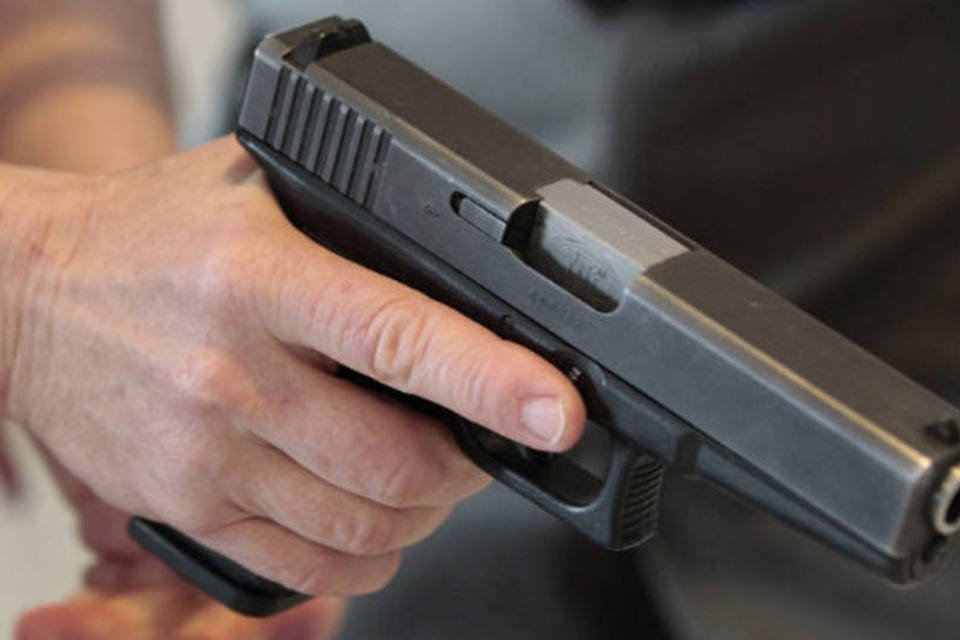 Armas: oficiais descobriram um revólver com munição escondido na calça de aluno (George Frey/Getty Images/Getty Images)