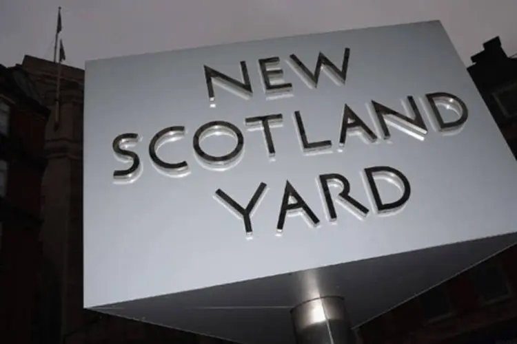 
	Sinal da atual sede da Scotland Yard: o assassinato do soldado gerou medo de poss&iacute;veis repres&aacute;lias contra os mu&ccedil;ulmanos
 (Dan Kitwood/Getty Images)