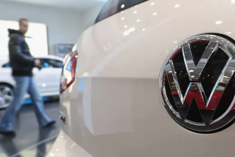 
	Volkswagen: companhia reafirmou meta de atingir o lucro operacional recorde registrado no ano passado de 11,5 bilh&otilde;es de euros e elevar as vendas e entregas para n&iacute;veis recordes neste ano
 (Sean Gallup/Getty Images)