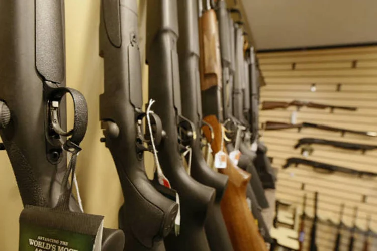 
	Armas de fogo: na casa de um dos detidos, foram encontradas 28 armas, de v&aacute;rios calibres e fabricadas em diversos pa&iacute;ses
 (Photo by George Frey/Getty Images)
