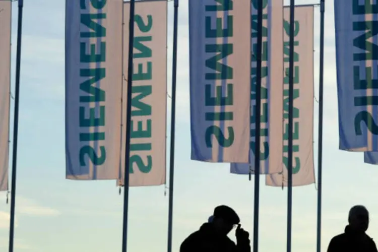 Siemens: conglomerado industrial alemão anunciou o corte de 2.700 postos de trabalho em todo mundo (Siemens/Getty Images)
