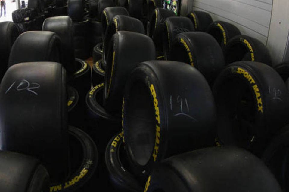 
	Pneus fabricados pela Sumitomo Rubber: companhia japonesa, que vende pneus da Dunlop, pretende produzir dois mil pneus por dia
 (Robert Cianflone/Getty Images)