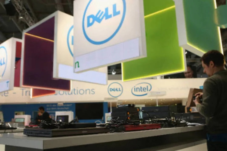 
	A&ccedil;&otilde;es da Dell subiram cerca de 2%, para US$13,17, ainda abaixo dos US$13,65 que Michael Dell e seu parceiro de private equity est&atilde;o oferecendo aos acionistas
 (Sean Gallup/Getty Images)