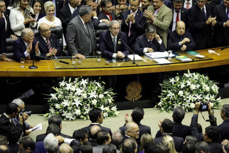 
	Eduardo Cunha na C&acirc;mara: o primeiro requerimento foi apresentado na segunda-feira e pede a cria&ccedil;&atilde;o da CPI das Pesquisas Eleitorais
 (Divulgação/PMDB)