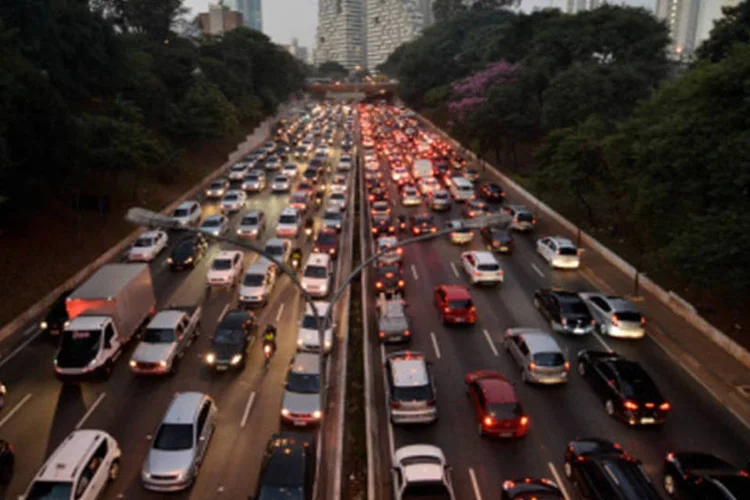 
	Tr&acirc;nsito: com a amplia&ccedil;&atilde;o do rod&iacute;zio, a CET estima que a lentid&atilde;o na cidade cairia 13% e que a velocidade m&eacute;dia subiria 8,5%
 (Getty Images)