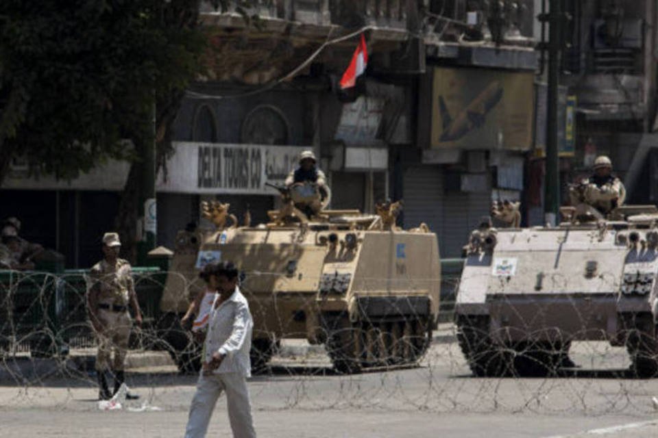 Tribunal do Egito suspende estado de emergência
