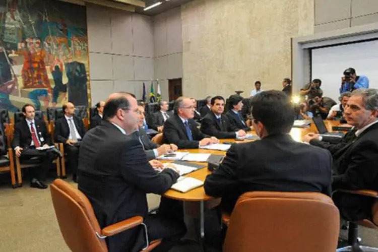 
	Presidente do Banco Central, Alexandre Tombini, coordena reuni&atilde;o do Copom
 (Elza Fiúza/ABr)
