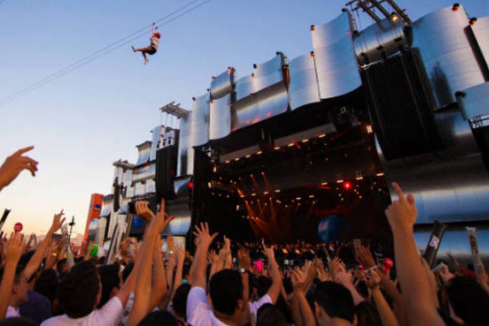 Cidade do Rock tem até casamento