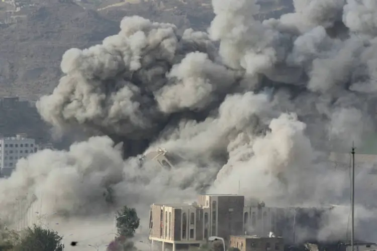 
	Pelo menos 23 ataques tiveram como alvo a zona montanhosa de Erram, na prov&iacute;ncia setentrional de Saada, onde fica o maior centro dos houthis
 (Reuters)