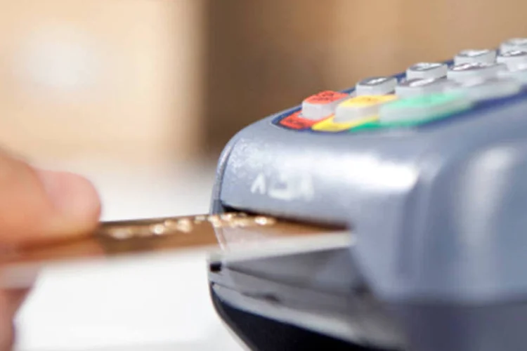 
	Pagamento: os juros do cheque especial tiveram alta de 0,20 ponto percentual, ficando em 263,71% ao ano
 (Getty Images)