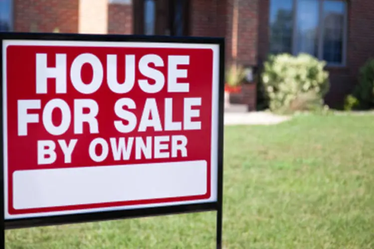 
	Casa a venda: Departamento do Com&eacute;rcio informou nesta quinta-feira que as vendas ca&iacute;ram 8,1%
 (Getty Images)