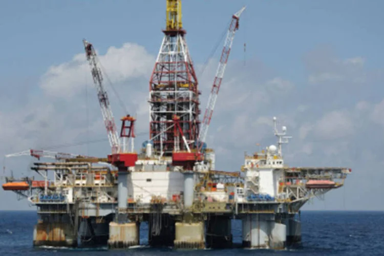 
	Plataforma de petr&oacute;leo: consumo mundial de petr&oacute;leo aumentar&aacute; em 1,3 milh&atilde;o de barris por dia (bpd) neste ano, 50 mil bpd a mais do que estimado anteriormente
 (Getty Images)