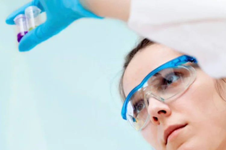 
	Qu&iacute;mica: mulheres se destacam na &aacute;rea
 (Getty Images)