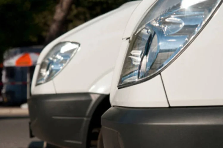 
	Carros estacionados: a obrigatoriedade, prevista em resolu&ccedil;&atilde;o do Conselho Nacional de Tr&acirc;nsito, entrou em vigor hoje, 31 (Getty Images)