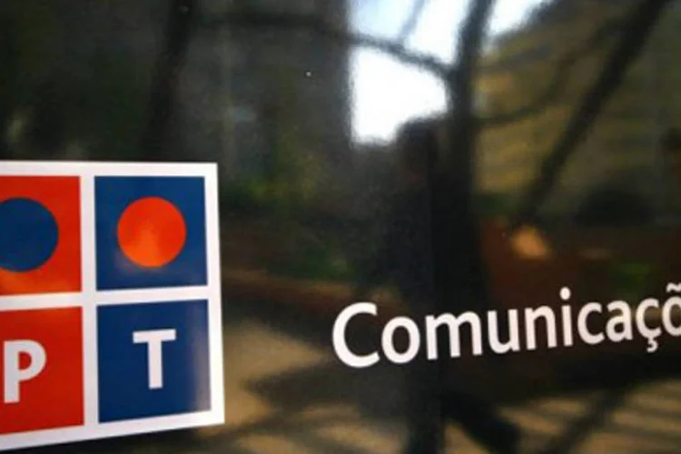 Tefónica e Portugal Telecom confirmou à Bolsa da Espanha ter acertado um princípio de acordo para adquirir os 30% que a PT tem na brasileira Vivo (.)