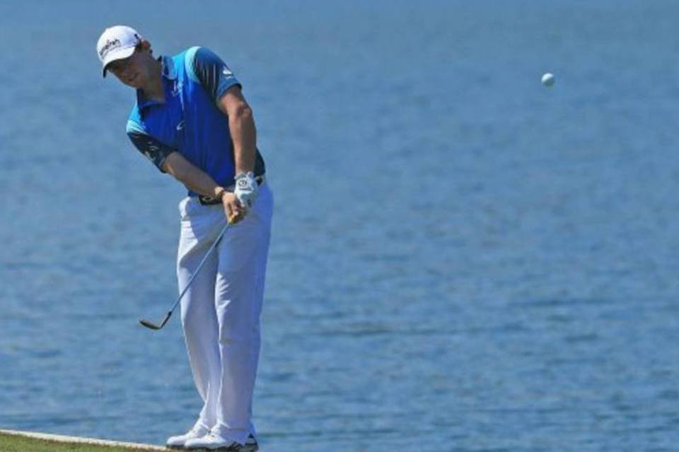 Golfista McIlroy desiste de competir na Rio 2016 por zika