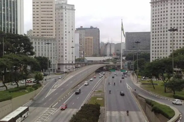 Apesar de ter a maior previsão de orçamento para a área de mobilidade urbana (R$ 2,86 bilhões), São Paulo está entre as cidades que não iniciaram as obras de mobilidade (Wikimedia Commons)