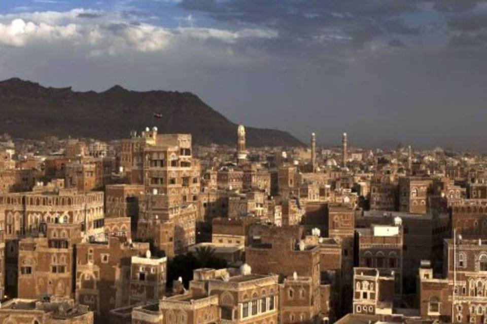 Casal holandês sequestrado no Iêmen pede ajuda em vídeo