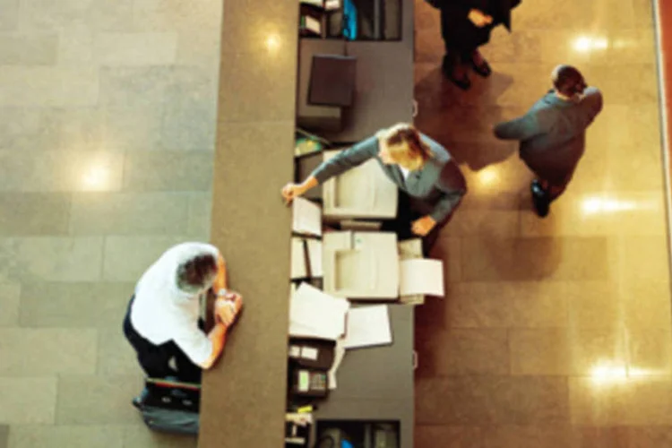 
	Servi&ccedil;os: entre os servi&ccedil;os prestados &agrave;s empresas, houve recuo de 3,8% neste m&ecirc;s, ap&oacute;s queda de 0,6% em mar&ccedil;o
 (Getty Images)