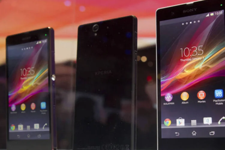 
	Smartphones Sony Xperia Z: &quot;a primeira loja da Sony a receber o modelo foi a de Berlim, na Alemanha, e o estoque se esgotou em duas horas&quot;, disse MacDougall
 (Steve Marcus/Reuters)