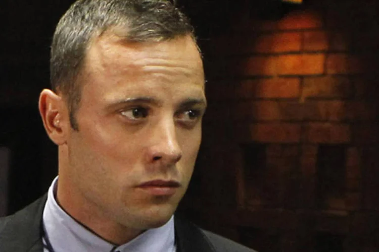Oscar Pistorius comparece à corte de Pretória (Siphiwe Sibeko)