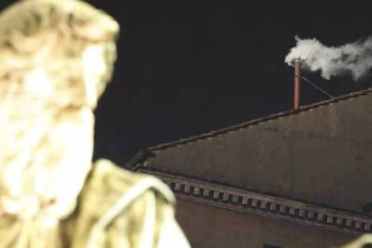 
	Fuma&ccedil;a branca anuncia escolha do papa: &quot;H&aacute; temores de que (...) os norte-americanos tenham continuado a escutar as conversas dos prelados at&eacute; a v&eacute;spera do conclave&quot;, disse revista
 (Tony Gentile / Reuters)