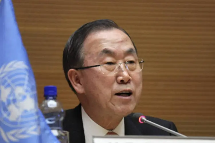 Secretário-geral da ONU, Ban Ki-moon, faz discurso a participantes de conferência sobre paz e segurança no Congo, na sede da União Africana na capital etíope Addis Ababa
 (Tiksa Negeri/Reuters)