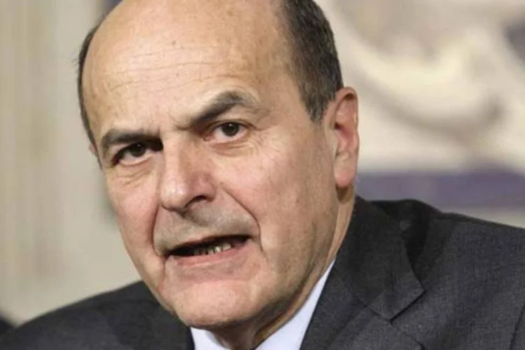 
	L&iacute;der de centro-esquerda Pier Luigi Bersani disse neste s&aacute;bado que iria trabalhar com os partidos de direita para eleger um presidente
 (Remo Casilli/Reuters)