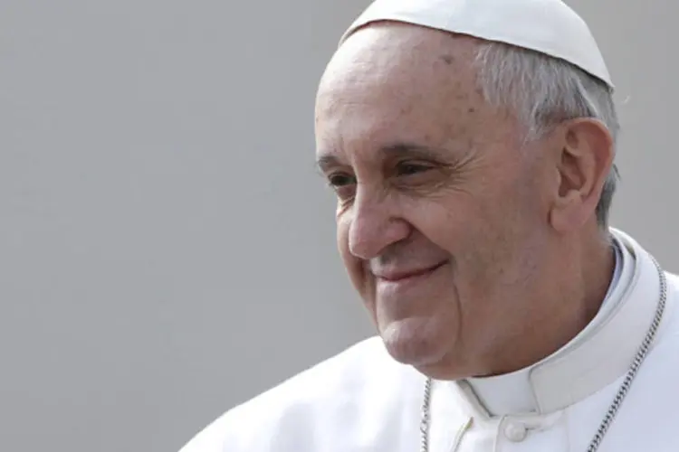 
	Papa Francisco: Papa tamb&eacute;m participa da recita&ccedil;&atilde;o da Paix&atilde;o de Cristo - as &uacute;ltimas horas da vida de Jesus - na Bas&iacute;lica de S&atilde;o Pedro, no Vaticano.
 (Tony Gentile/Reuters)