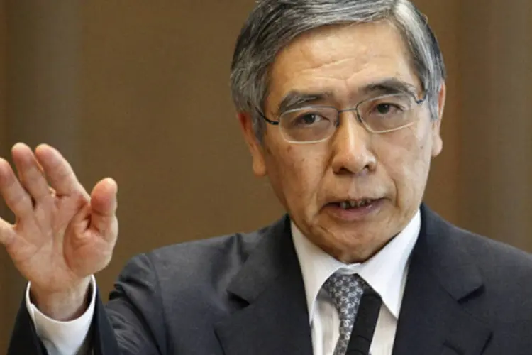 
	Presidente do banco central japon&ecirc;s, Haruhiko Kuroda: Kuroda enfrenta um racha no conselho de nove membros com quatro expressando d&uacute;vidas sobre as proje&ccedil;&otilde;es otimistas do BC japon&ecirc;s
 (Bogdan Cristel/Reuters)