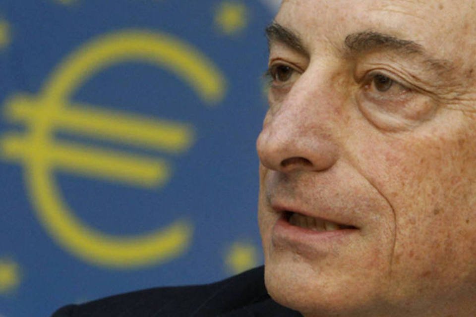 Mario Draghi diz que está analisando dados de perto