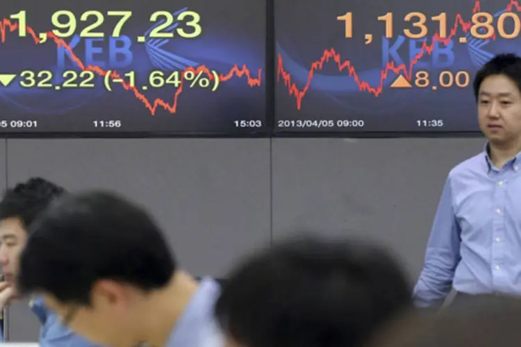 
	Bolsa de valores da Coreia do Sul, a KOSPI, em um banco de Seul: o &iacute;ndice fechou em queda de 0,98%, aos 1.849,12 pontos
 (Choi Jae-gu/Yonhap/Reuters)