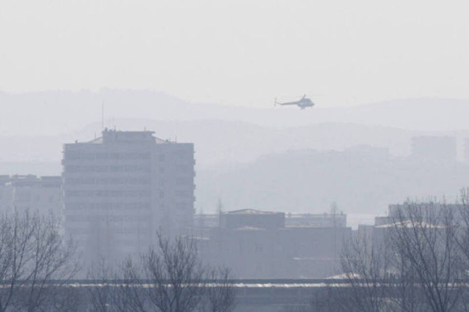 Demonstração de força norte-coreana se resume a helicóptero