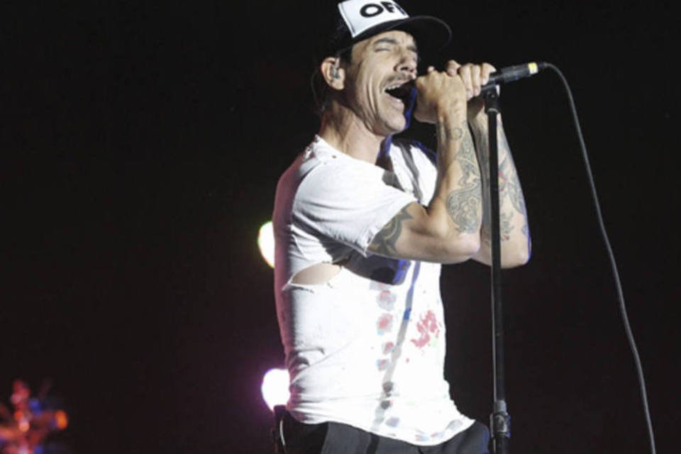 Red Hot agita público sob ventania no Coachella