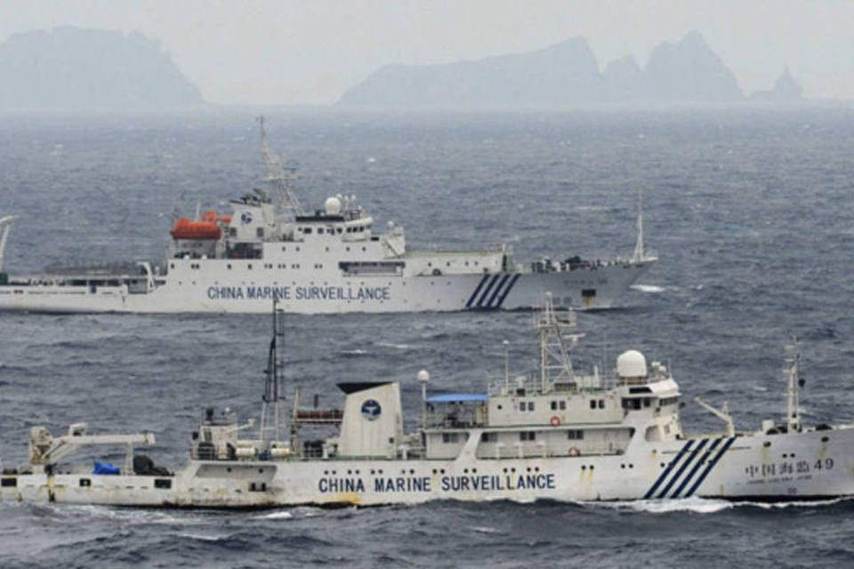 EUA desafiam Pequim e realizam voos no Mar Oriental