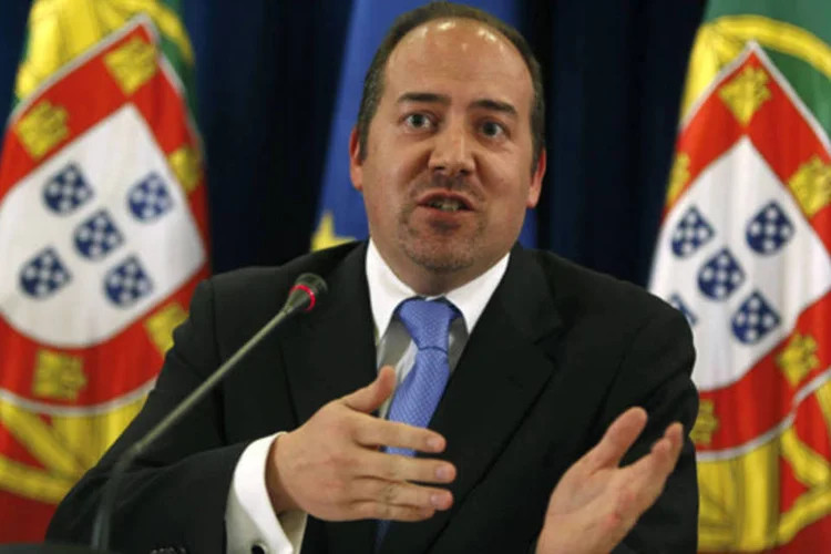 Ministro da Economia de Portual, Alvaro Santos Pereira, discursa durante conferência de imprensa em Lisboa (Rafael Marchante/Reuters)