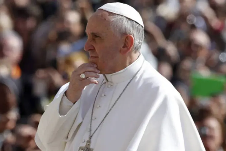 Papa Francisco chega a uma audiência semanal na Praça de São Pedro, no Vaticano (Alessandro Bianchi/Reuters)
