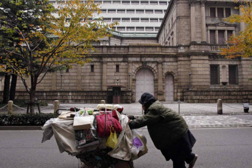 BC japones promete reduzir turbulência no mercado de títulos