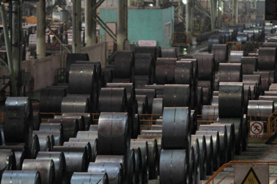 China guia alta em produção mundial de aço inoxidável