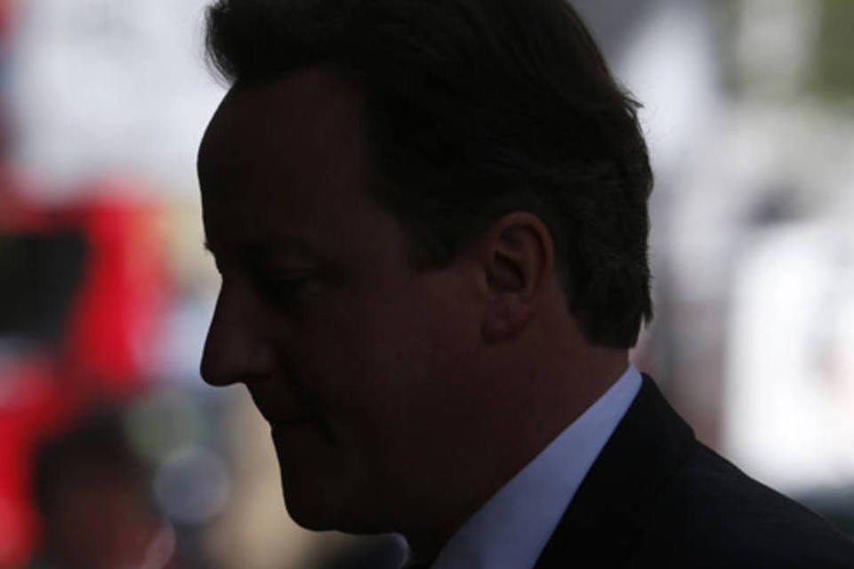 Primeiro-ministro britânico acalma revolta partidária