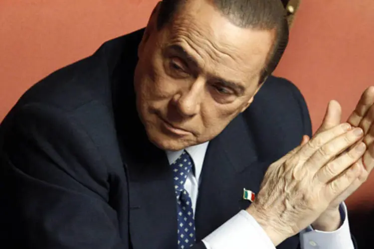 
	Silvio Berlusconi: coment&aacute;rios refor&ccedil;am os desafios do atual primeiro-ministro, cuja fr&aacute;gil coaliz&atilde;o depende do apoio do partido do ex-premi&ecirc;
 (Giampiero Sposito/Reuters)